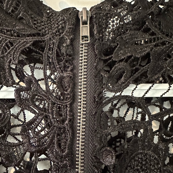 BEAUTIFUL LOVECAT dress! - Picture 4 of 8